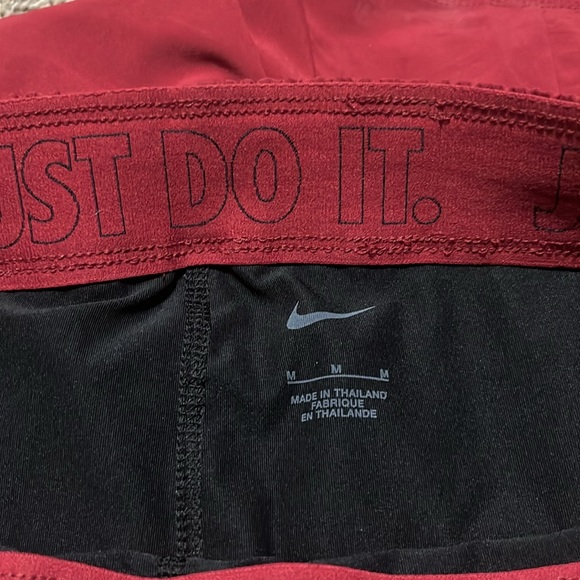 NIKE | NWT Women’s Shorts. Size Medium. - Picture 10 of 10